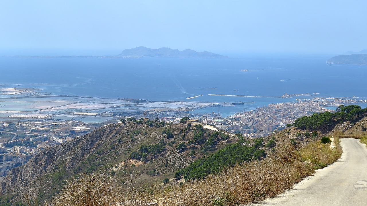 Сицилия! - Крестный отец, комиссар Каттани, мафия бессмертна, вулкан Этна, потрясающая итальянская кухня и еще очень много чего интересного !