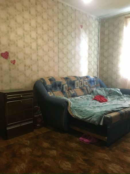 Ищу на подселение девушку в возрасте 25-35 лет, без вредных привычек, на длительный срок. Комната готова к заселению. <br>8000 рублей в месяц+залог 4000 руб., без комиссии. Свет и вода по счетчикам. Пешком 15 минут от метро Пражская. Телефон 8-910-431-73-01 - фото Фото: Ищу на подселение девушку в возрасте 25-35 лет, без вредных привычек, на длительный срок. Комната готова к заселению. <br>8000 рублей в месяц+залог 4000 руб., без комиссии. Свет и вода по счетчикам. Пешком 15 минут от метро Пражская. Телефон 8-910-431-73-01