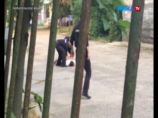 Со школьного двора за решетку: Полицейские задержали дебоширов у 19-ой гимназии