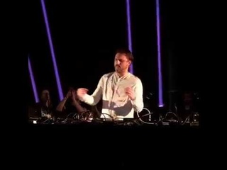 Solomun at Kabelwerk playing Alex Metric & Ten Ven - ‘Nebula’?