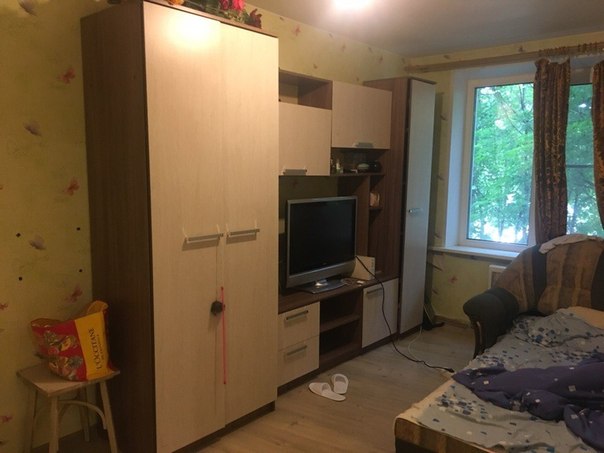Сдам квартиру на длительный срок (можно с животными и детьми) Аренда 40000+коммуналка. От метро Новые Черемушки 5-7 минут пешком. Развитая инфраструктура. Около дома школа, парикмахерские, аптеки, сады, магазины Пятёрочка, Магнолия, Рублевский, Добрынинский, Вкус Вилл и т.д.<br>Окна выходят за дом, не на дорогу! Так что очень тихо. Есть балкон, телефон. <br>В большой комнате тёплый пол (в маленькой есть, но датчика нет, можно купить и поставить). В прихожей угловой шкаф и комод.В ванной есть стиральная машинка.На кухне фильтр, микроволновка, холодильник, плита газовая, стол и стулья. <br>Большая комната: шкаф купе, балкон, диван двуспальный и комод.<br>Маленькая комната диван 1,5 стенка с двумя шкафами, телевизор. Кладовая закрыта, там наши вещи для дачи. (Потихоньку оттуда вывозим). Риэлторов прошу не беспокоить!<br> °•°Kendr@™•°• Королёва - фото Фото: Сдам квартиру на длительный срок (можно с животными и детьми) Аренда 40000+коммуналка. От метро Новые Черемушки 5-7 минут пешком. Развитая инфраструктура. Около дома школа, парикмахерские, аптеки, сады, магазины Пятёрочка, Магнолия, Рублевский, Добрынинский, Вкус Вилл и т.д.<br>Окна выходят за дом, не на дорогу! Так что очень тихо. Есть балкон, телефон. <br>В большой комнате тёплый пол (в маленькой есть, но датчика нет, можно купить и поставить). В прихожей угловой шкаф и комод.В ванной есть стиральная машинка.На кухне фильтр, микроволновка, холодильник, плита газовая, стол и стулья. <br>Большая комната: шкаф купе, балкон, диван двуспальный и комод.<br>Маленькая комната диван 1,5 стенка с двумя шкафами, телевизор. Кладовая закрыта, там наши вещи для дачи. (Потихоньку оттуда вывозим). Риэлторов прошу не беспокоить!<br> °•°Kendr@™•°• Королёва