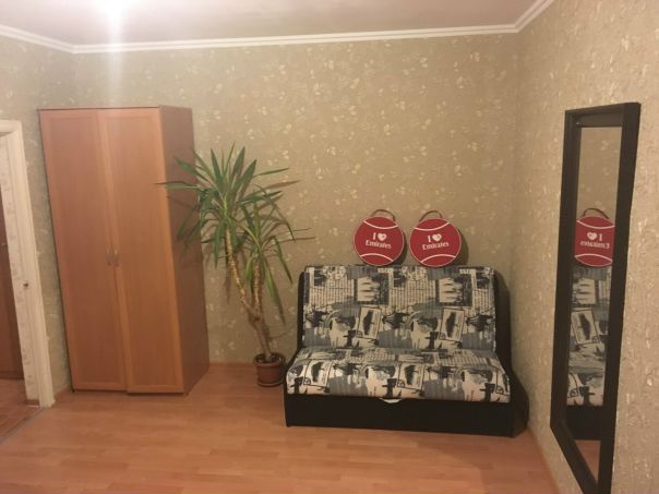 Фото: Не агент. Сдается двухкомнатная квартира в Северном Тушино.<br>7 минут на трамвае до станции метро Сходненская. Остановка трамвая рядом с домом и выход сразу к метро. Квартира полностью обставлена мебелью.<br>37000+ком.услуги. Депозит 18500.<br> Павлов