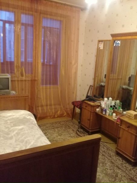 В скором времени освобождаю комнату в трёхкомнатной квартире. Метро Бибирево пешком 10-15 минут. <br> Оплата 13000 рублей плюс коммунальные услуги порядка одной тысячи рублей. <br>В двух других комнатах проживают две работающие девушки. Спокойная, дружеская атмосфера. Чистый ремонт. Из проживающих никто не курит, это важное условие. <br> Идеальный вариант для работающего человека, который хочет спокойно отдыхать после трудового дня и бесконфликтно общаться с соседями по квартире. Тел: 8 985 257 26 68 - фото Фото: В скором времени освобождаю комнату в трёхкомнатной квартире. Метро Бибирево пешком 10-15 минут. <br> Оплата 13000 рублей плюс коммунальные услуги порядка одной тысячи рублей. <br>В двух других комнатах проживают две работающие девушки. Спокойная, дружеская атмосфера. Чистый ремонт. Из проживающих никто не курит, это важное условие. <br> Идеальный вариант для работающего человека, который хочет спокойно отдыхать после трудового дня и бесконфликтно общаться с соседями по квартире. Тел: 8 985 257 26 68