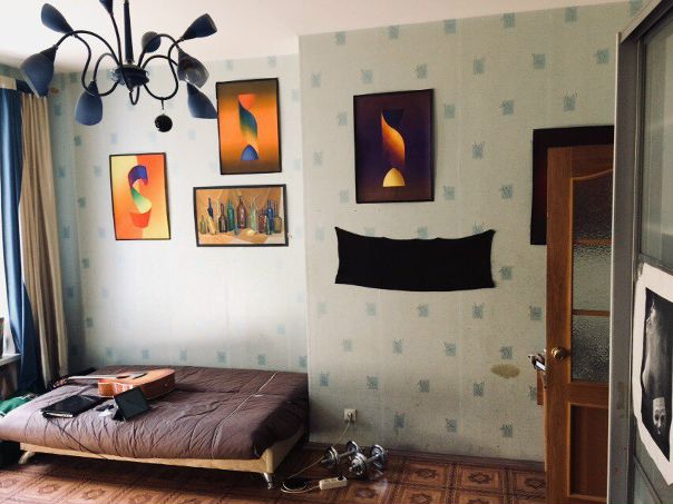 Фото: СОБСТВЕННИК! БЕЗ КОМИССИИ И АГЕНТОВ<br>#спб Друзья ищем соседа в нашу прекрасную большую квартиру , рядом с метро спортивная 2 и ВО, в соседствование к доброму парню Жене , ещё нас живёт три художницы , и все очень добрые, милые и проч и проч ) Есть все необходимое и даже больше ( милый кот ) Так же у нас есть гостиная , и кухня с небольшой зоной столовой) 8500 без ку . по всем вопросом ко мне в личку. <br>Собственник: vk.com/id19495277<br><br>Не нашли подходящий вариант Воспользуйтесь закрытой базой собственников - 499 рублей в неделю, пишите СООБЩЕНИЯ СООБЩЕСТВА  