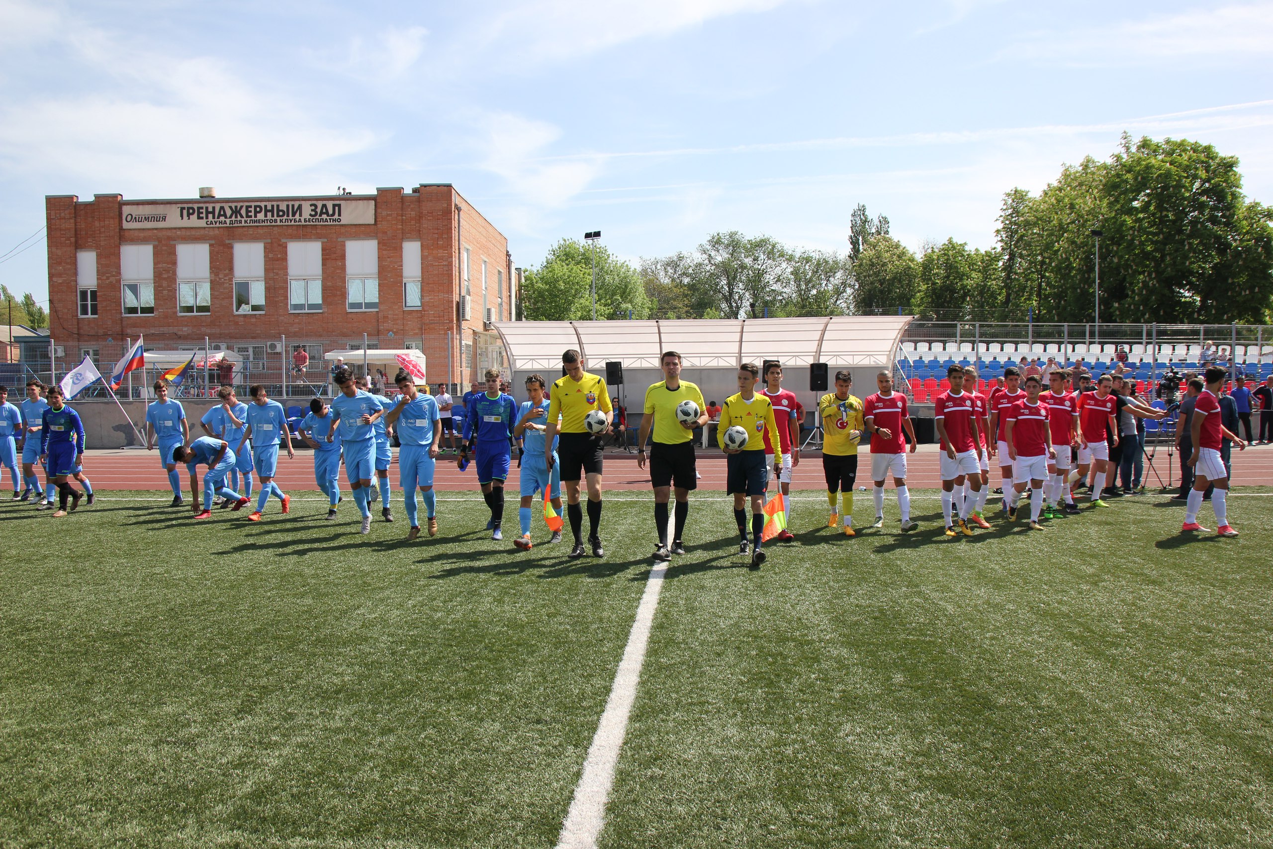 Спорт ростовской области. Кубок дружбы Международный футбольный турнир. Спорткомплекс Динамо омсксоревнованмя футбол. Дружба Ростов футбольная команда.