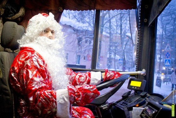 В новогоднюю ночь по Петербургу можно будет прокатиться на 11 автобусах<br><br>Ночные автобусы доставят петербуржцев до ближайших станций метро. Ходить они будут до шести утра. Также особые рейсы организуют в ночь на Рождество.<br><br>В ночь с 31 декабря на 1 января и с 6 на 7 января на улицы Петербурга выйдут ночные автобусы. Курсировать они будут с интервалом в 30 минут. Для особых рейсов выбрали 11 маршрутов: <br><br>— № 8: Уткина заводь» — ст. м. «Площадь Александра Невского»;<br>— № 12: ул. Подвойского — Рощинская ул.;<br>— № 56: ул. Малая Балканская — ст. м. «Ломоносовская»;<br>— № 77: Белорусская ул. — ст. м. «Ладожская»;<br>— № 80: ул. Жени Егоровой — ж/д ст. Пискарёвка;<br>— № 93: АС «Лахтинский разлив» — Суздальский пр.;<br>— № 106: АС «Пискарёвка» — Финляндский вокзал;<br>— № 114: Счастливая ул. — ст. м. «Елизаровская»;<br>— № 130: ж/д ст. Лигово — ст. м. «Московская»;<br>— № 142: ул. Счастливая — ул. Доблести;<br>— № 154: ст. м. «Старая Деревня» — Камышовая ул.<br><br>Ночные автобусы довезут горожан и туристов до ближайших станций метро. Напомним, подземка в Северной столице тоже будет работать в новогоднюю ночь. - фото Фото: В новогоднюю ночь по Петербургу можно будет прокатиться на 11 автобусах<br><br>Ночные автобусы доставят петербуржцев до ближайших станций метро. Ходить они будут до шести утра. Также особые рейсы организуют в ночь на Рождество.<br><br>В ночь с 31 декабря на 1 января и с 6 на 7 января на улицы Петербурга выйдут ночные автобусы. Курсировать они будут с интервалом в 30 минут. Для особых рейсов выбрали 11 маршрутов: <br><br>— № 8: Уткина заводь» — ст. м. «Площадь Александра Невского»;<br>— № 12: ул. Подвойского — Рощинская ул.;<br>— № 56: ул. Малая Балканская — ст. м. «Ломоносовская»;<br>— № 77: Белорусская ул. — ст. м. «Ладожская»;<br>— № 80: ул. Жени Егоровой — ж/д ст. Пискарёвка;<br>— № 93: АС «Лахтинский разлив» — Суздальский пр.;<br>— № 106: АС «Пискарёвка» — Финляндский вокзал;<br>— № 114: Счастливая ул. — ст. м. «Елизаровская»;<br>— № 130: ж/д ст. Лигово — ст. м. «Московская»;<br>— № 142: ул. Счастливая — ул. Доблести;<br>— № 154: ст. м. «Старая Деревня» — Камышовая ул.<br><br>Ночные автобусы довезут горожан и туристов до ближайших станций метро. Напомним, подземка в Северной столице тоже будет работать в новогоднюю ночь.