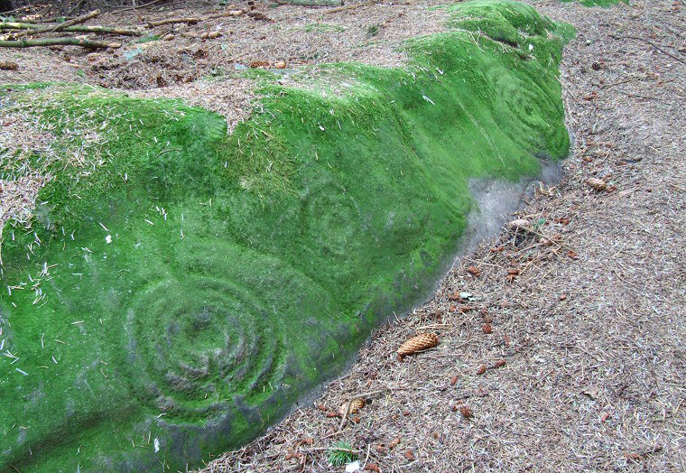 Buttony 1c Bronze Age Carved Rock Southeast of Doddington Moor, Northumberland каменные сферы земли