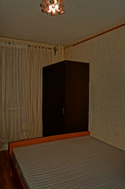 м. Бибирево <br>Сдается комната в 2-х комнатной квартире для 1 или 2-х женщин (девушки, женщина с ребенком) в 2 мин. пешком от метро. 3 этаж. Рядом 2 торговых центра, рынок. В комнате кровать, 3 шкафа, стол. В наличии бытовая техника. Комната с балконом, раздельный сан. узел. <br>Коммунальные услуги делятся на всех проживающих. <br>Во второй комнате живу я с сестрой. Она работает в семье с проживанием, приезжает с работы в пятницу вечером и уезжает в воскресенье утром на всю неделю. <br>Комната готова к заселению с 23 апреля. <br>Ежемесячная оплата - 17 500,00 руб. <br>Залог 100% (обговаривается, возвращаемый).<br> Зобнина - фото Фото: м. Бибирево <br>Сдается комната в 2-х комнатной квартире для 1 или 2-х женщин (девушки, женщина с ребенком) в 2 мин. пешком от метро. 3 этаж. Рядом 2 торговых центра, рынок. В комнате кровать, 3 шкафа, стол. В наличии бытовая техника. Комната с балконом, раздельный сан. узел. <br>Коммунальные услуги делятся на всех проживающих. <br>Во второй комнате живу я с сестрой. Она работает в семье с проживанием, приезжает с работы в пятницу вечером и уезжает в воскресенье утром на всю неделю. <br>Комната готова к заселению с 23 апреля. <br>Ежемесячная оплата - 17 500,00 руб. <br>Залог 100% (обговаривается, возвращаемый).<br> Зобнина