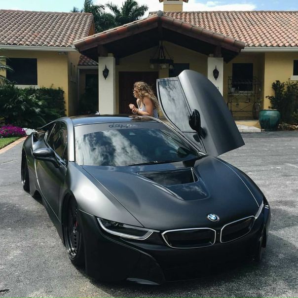 #BMW i8