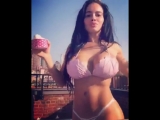 Грудастая латиночка вертит попкой (порно, секс, эротика, попка, booty, anal, анал, сиськи, boobs, brazzers)