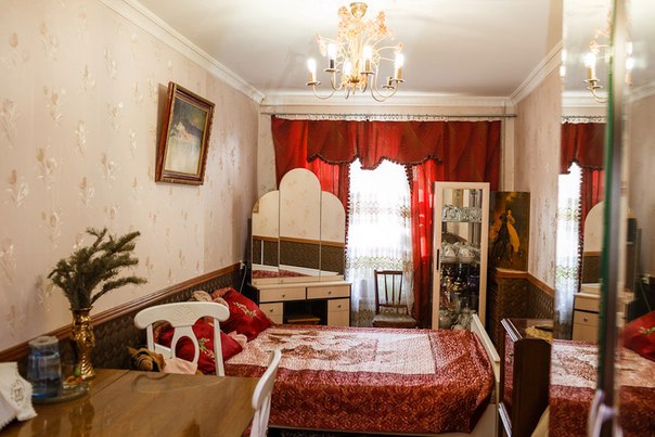 Срочно сдаю комнату 17 м.кв. в 3-х к.кв. 8-я советская д.17. Угол с Суворовским пр. (Метро 10 мин. пешком Пл. Восстания). <br>Комната сдается для одного. В квартире проживает хозяйка. В комнате мебель, телевизор, WiFi. <br>Квартира ухоженная. <br>13000 руб + к.у. + залог 10000. <br>Без комиссии, без посредников. <br>Звоните сразу +79216404045, сообщения могу не увидеть. - фото Фото: Срочно сдаю комнату 17 м.кв. в 3-х к.кв. 8-я советская д.17. Угол с Суворовским пр. (Метро 10 мин. пешком Пл. Восстания). <br>Комната сдается для одного. В квартире проживает хозяйка. В комнате мебель, телевизор, WiFi. <br>Квартира ухоженная. <br>13000 руб + к.у. + залог 10000. <br>Без комиссии, без посредников. <br>Звоните сразу +79216404045, сообщения могу не увидеть.
