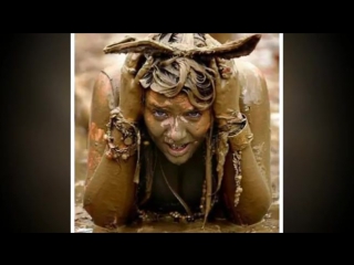 Сексуальные девушки по колено в грязи! Sexual girl in the mud