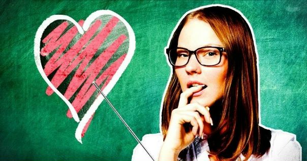 Школьнику стало стыдно перед девушкой, и он сдал учительницу, с которой переспал: 