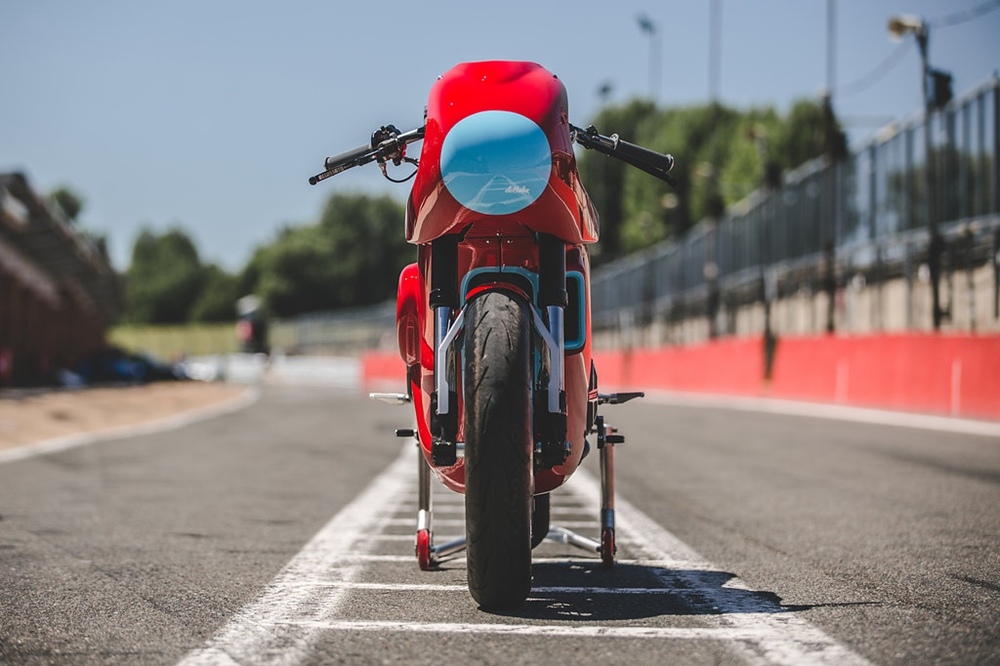 deBolex Engineering: гоночный кастом Scrambler Ducati Red Hot