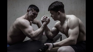 ARMWRESTLING 15 YEARS OLD MUSCLE BOY VS PRO BODYBUILDER | Who win?