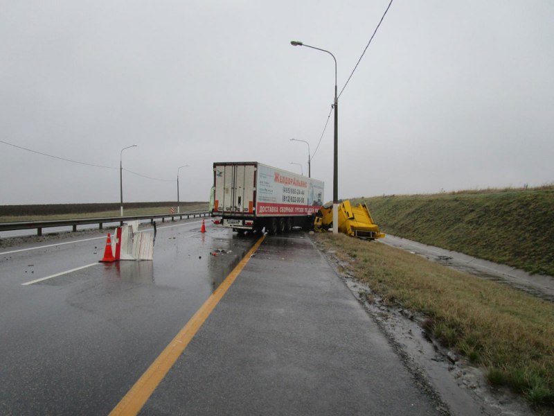 Пассажирский автобус из Таганрога попал в смертельное ДТП с фурой на трассе М4 «Дон»