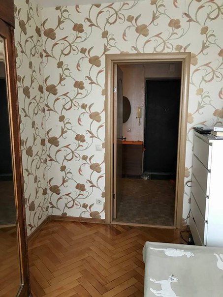 Москва. Сдается комната в трехкомнатной квартире (все комнаты изолированные). Освобождается 10 Мая. Проспект Будённого 39к1. Под окном трамваи и бусы, до ст.м. Семеновская и Шоссе Энтузиастов. 10 минут на транспорте.<br>Прекрасный кирпичный дом, квартира после капитального ремонта. Комната не большая, но чистая и уютная (около 9 м.кв).<br>15000 рублей в месяц + КУ (с интернетом получается ~1000 руб/чел) + оплата последнего месяца.<br>В квартире проживают парень + девочка. Ищем в соседи одну девушку (желательно до 30 лет)<br>Звоните Екатерине +7 915 392 78 78 - фото Фото: Москва. Сдается комната в трехкомнатной квартире (все комнаты изолированные). Освобождается 10 Мая. Проспект Будённого 39к1. Под окном трамваи и бусы, до ст.м. Семеновская и Шоссе Энтузиастов. 10 минут на транспорте.<br>Прекрасный кирпичный дом, квартира после капитального ремонта. Комната не большая, но чистая и уютная (около 9 м.кв).<br>15000 рублей в месяц + КУ (с интернетом получается ~1000 руб/чел) + оплата последнего месяца.<br>В квартире проживают парень + девочка. Ищем в соседи одну девушку (желательно до 30 лет)<br>Звоните Екатерине +7 915 392 78 78