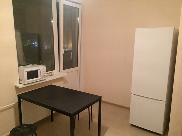 Сдается КОМНАТА 15 м2 в 2ух к кв 55м2!<br>Без комиссии! От собственника!<br>На длительный срок. <br><br>300 м от м ДЕВЯТКИНО(первый дом перед метро, пр. Авиаторов Балтики д9)!<br><br>13 р. + К. У. по квитанции(примерно: 900 база + 700 отопление + счетчики)<br> Залог 14000 р. Можно разбить. <br><br>Новый дом, все квартиры с ремонтом от застройщика. Ранее в квартире никто не жил. WI-FI. Общий балкон на кухне (5 кв.м). Рядом КАД. Перед домом отстановка маршруток едущих в Лерой, Икею, Ленту. В соседнем доме Токио-сити, Дикси, Спар, Макдональдс....<br><br>Рассматриваю жильцов от 22 лет, платежеспособных!<br>Дети и животные обсуждаются. - фото Фото: Сдается КОМНАТА 15 м2 в 2ух к кв 55м2!<br>Без комиссии! От собственника!<br>На длительный срок. <br><br>300 м от м ДЕВЯТКИНО(первый дом перед метро, пр. Авиаторов Балтики д9)!<br><br>13 р. + К. У. по квитанции(примерно: 900 база + 700 отопление + счетчики)<br> Залог 14000 р. Можно разбить. <br><br>Новый дом, все квартиры с ремонтом от застройщика. Ранее в квартире никто не жил. WI-FI. Общий балкон на кухне (5 кв.м). Рядом КАД. Перед домом отстановка маршруток едущих в Лерой, Икею, Ленту. В соседнем доме Токио-сити, Дикси, Спар, Макдональдс....<br><br>Рассматриваю жильцов от 22 лет, платежеспособных!<br>Дети и животные обсуждаются.