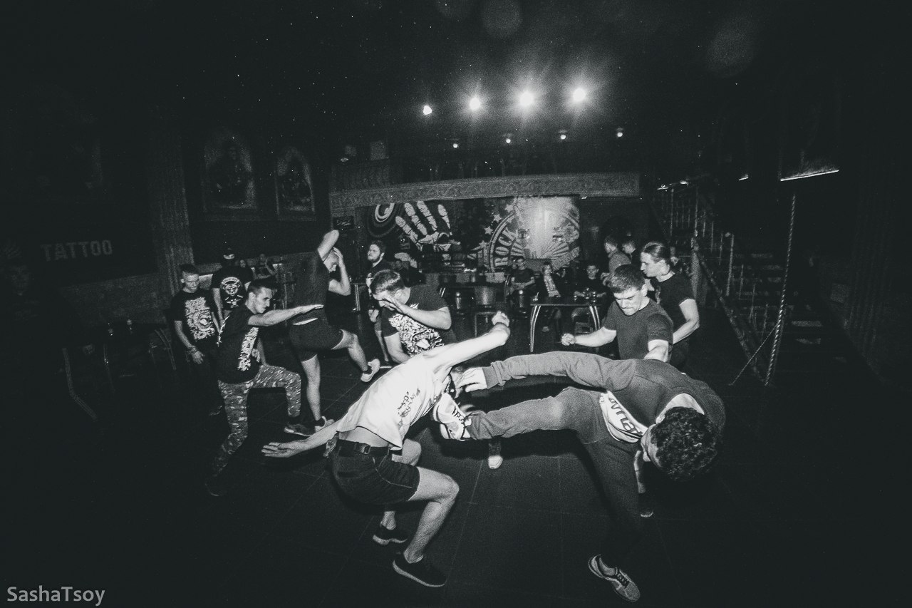 hardcore-gig-naked-karishma