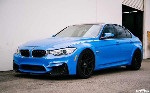 #BMW M3 в цвете Yas Marina Blue