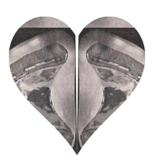 Ossie альбом She Knows (That Love Hurts) EP