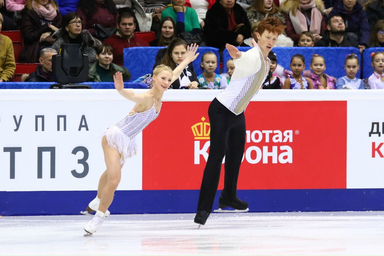 Фигурное катание 2007 спортивные пары чемпионы. Тарасова Евгения Михайловна. Евгения Морозова фигуристка личная жизнь. Евгения Морозова фигуристка свадьба с мужем. Евгения Морозова фигуристка биография и личная жизнь.