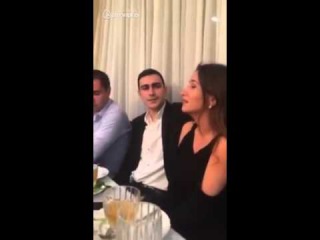 Ani Glonti / ანა ღლონტი / Гузинка круто поет под гитару / ქართველი გოგო ლამაზად მღერის