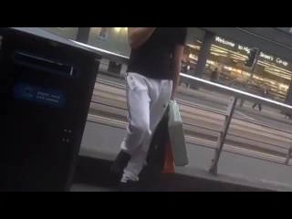 bulto En el Centro comercial - este hombre me puso cachondo #bultoVEVO