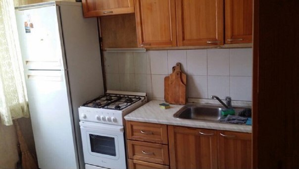 Сдам койко-место в 3х комн.кв. в 1 минуте ходьбы от м. Профсоюзная. Все условия для проживания, вся необходимая бытовая техника (стир маш, 2 холодильника, свч, утюг и др), работает уборщица, покупается бытовая химия и т/б. высокоскоростной Wi-Fi. Санузел раздельный. Комнаты изолированные, каждая закрывается на ключ. Предложение строго для славян. Сухой закон-строго! Лиц сомнительного вида не берем. Соблюдение порядка и тишины. Без комиссии, залога и иных платежей. Возврат остатка в случае съезда. <br>7.500 р/мес <br>89637898649 Роман - фото Фото: Сдам койко-место в 3х комн.кв. в 1 минуте ходьбы от м. Профсоюзная. Все условия для проживания, вся необходимая бытовая техника (стир маш, 2 холодильника, свч, утюг и др), работает уборщица, покупается бытовая химия и т/б. высокоскоростной Wi-Fi. Санузел раздельный. Комнаты изолированные, каждая закрывается на ключ. Предложение строго для славян. Сухой закон-строго! Лиц сомнительного вида не берем. Соблюдение порядка и тишины. Без комиссии, залога и иных платежей. Возврат остатка в случае съезда. <br>7.500 р/мес <br>89637898649 Роман