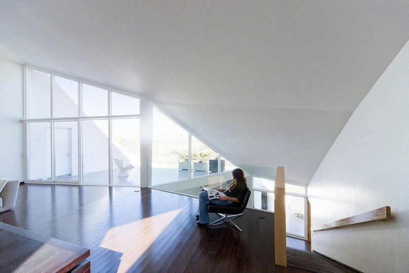 House in Chihuahua — современный особняк в