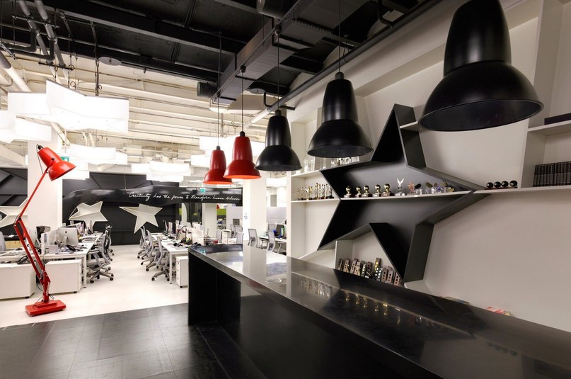 Интерьер офиса рекламного агентства Leo Burnett в