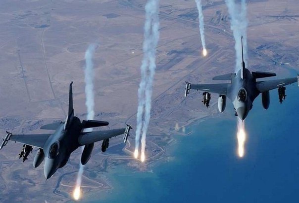 При ударе коалиции США по складу ИГ* с химоружием в Сирии погибли сотни человек 