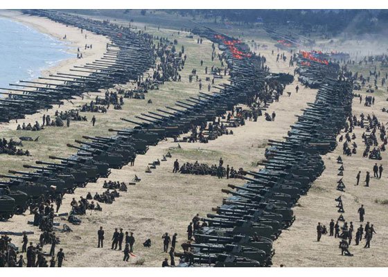 Северная Корея провела демонстративные учения на берегу - более 300 артиллерийских установок провели стрельбы