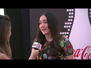 Noah Cyrus Red Carpet Interview - AMAs 2016