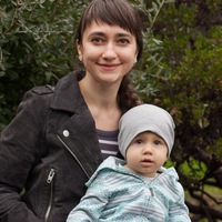 Victoria Gurenkova  < Vi >