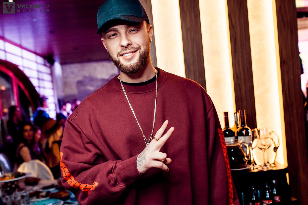 Save dat крид. Холостяк с кридом знаки зодиака. Сцена тренировок в пустыне. Крид у дудя. Save dat крид.