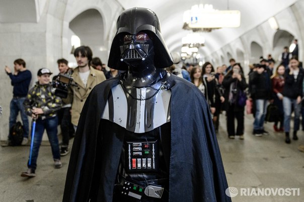 Дарт Вейдер, R2-D2 и джедаи: как фанаты отметили день 