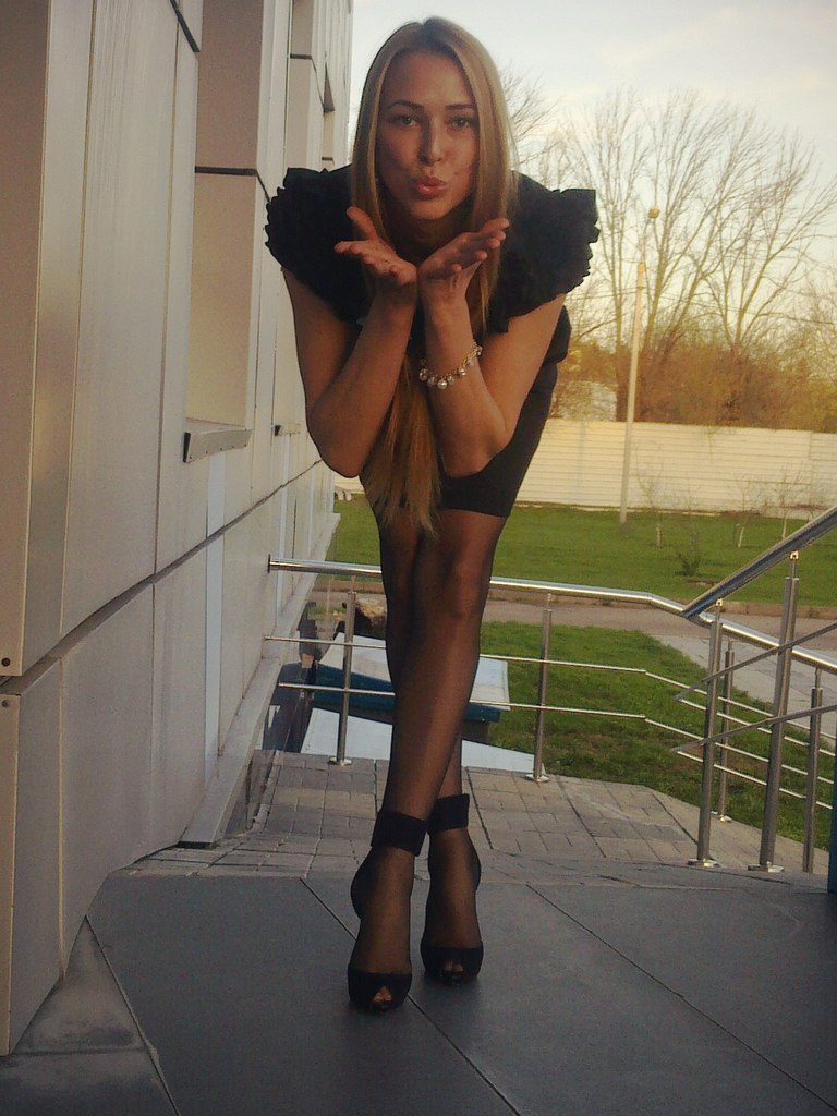 Brunette movie actress home tulsa husband doctor