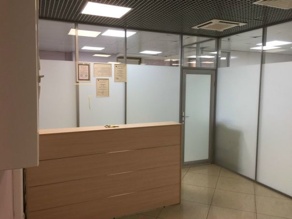 В г. Одинцово (Московская область) Сдаётся в аренду стомотологическая клиника. Частично укомплектована оборудованием и расходными материалами. 