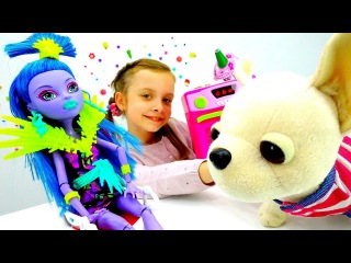 Видео куклы. МОНСТЕР ХАЙ Джейн - заболела! Игры доктор с Собачкой ЧиЧиЛав. Видео игрушки для девочек