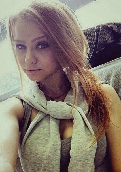 Indian blowjob cleavage