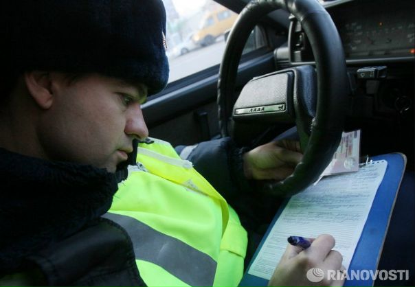 В Москве женщина избила инспектора за протокол о неправильной парковке: 