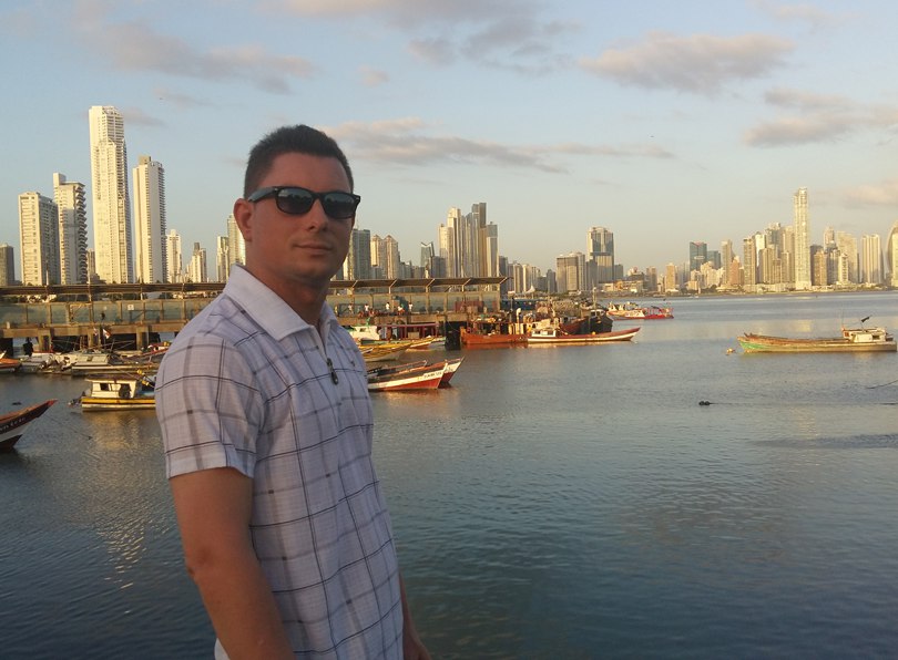 Дмитрий Гущин