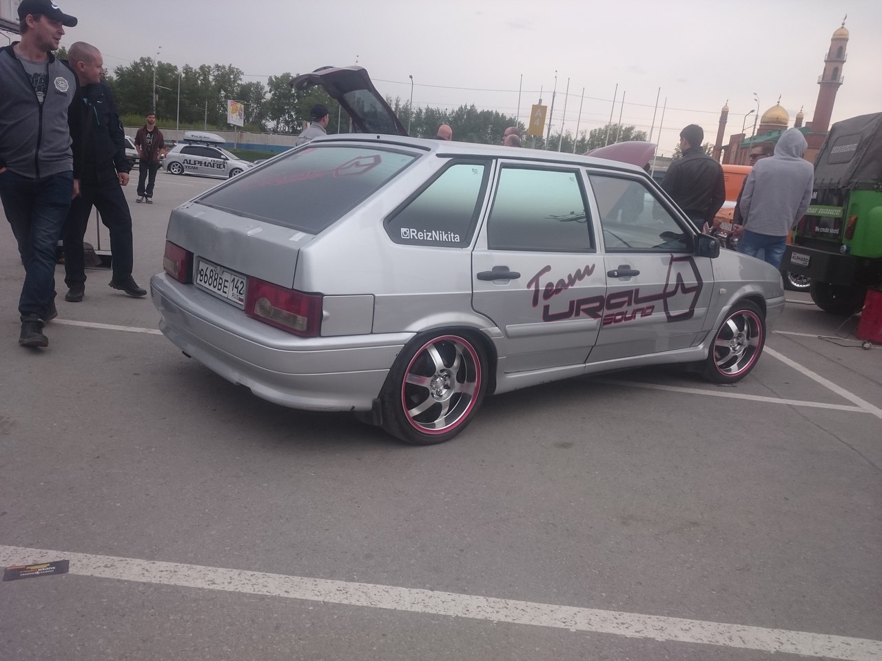LZi9PEl9zcc.jpg