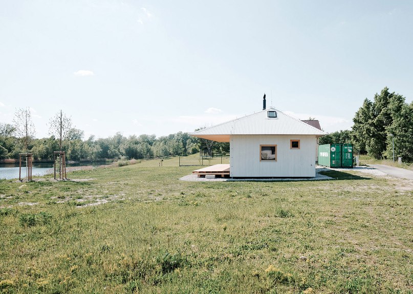 JRKVC's lakeside house optimises small footprint with