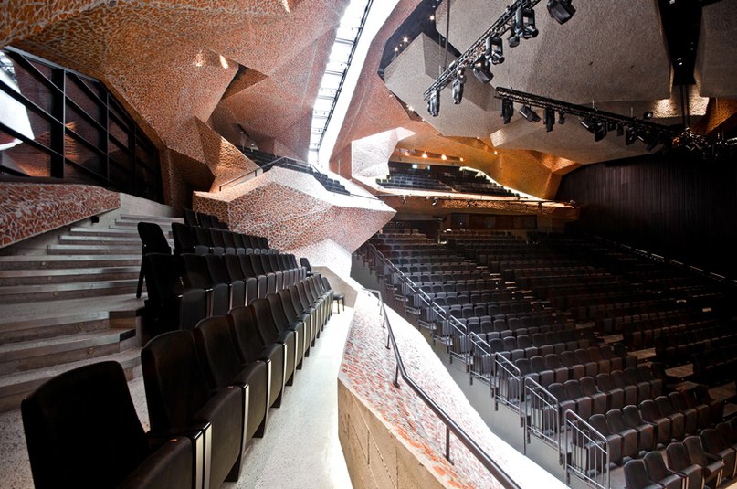 fernando menis completes highly flexible auditorium in
