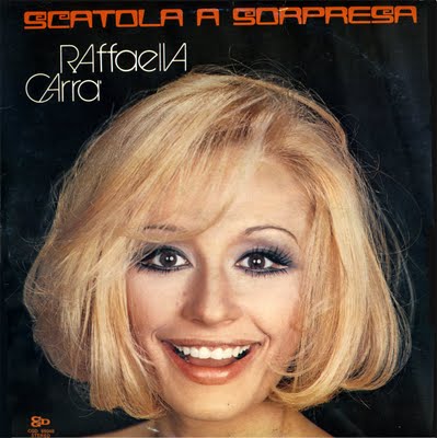 Рафаэлла Карра (Raffaella Carra) - Итальянская поп-певица и кино актриса. До певческой карьеры снималась в сериалах, но песня, записанная Рафаэллой к одной телепередаче, получила взрывной успех, который и обозначил путь 27 летней актрисы. Альбомы, записанные Рафаэллой имели большой успех, а песни одна за другой теснились на вершине Итальянских хит-парадов.