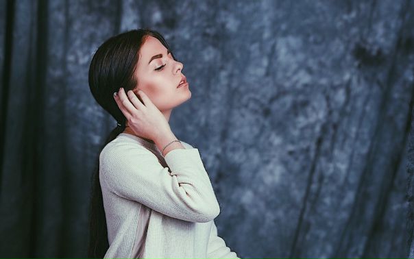 ebem-kristinu-shlyapinu-foto