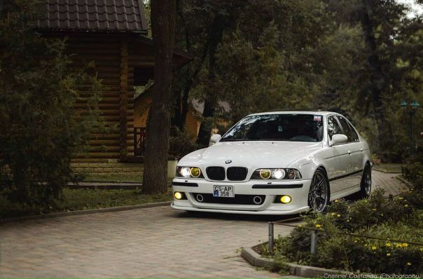 #BMW 5-Series (E39)