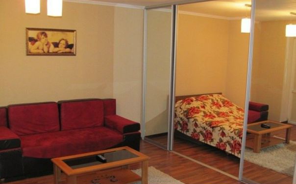 Сдам гостинку на длительный срок, по адресу Рихарда Зорге 48, 5 этаж. В доме есть два лифта, пассажирский и грузовой. Цена: 9000. В квартире есть все необходимое для комфортного проживания. Вся мебель и техника стоят. <br> <br>По всем вопросам звонить 89509480585 - фото Фото: Сдам гостинку на длительный срок, по адресу Рихарда Зорге 48, 5 этаж. В доме есть два лифта, пассажирский и грузовой. Цена: 9000. В квартире есть все необходимое для комфортного проживания. Вся мебель и техника стоят. <br> <br>По всем вопросам звонить 89509480585